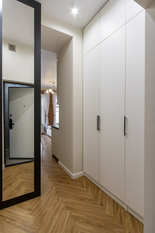 Фотография: Прихожая в стиле Классический, Современный, Эклектика, Малогабаритная квартира, Квартира, Студия, Проект дня, Санкт-Петербург, Кирпичный дом, до 40 метров, Екатерина Шейн, современный с элементами лофта – фото на INMYROOM