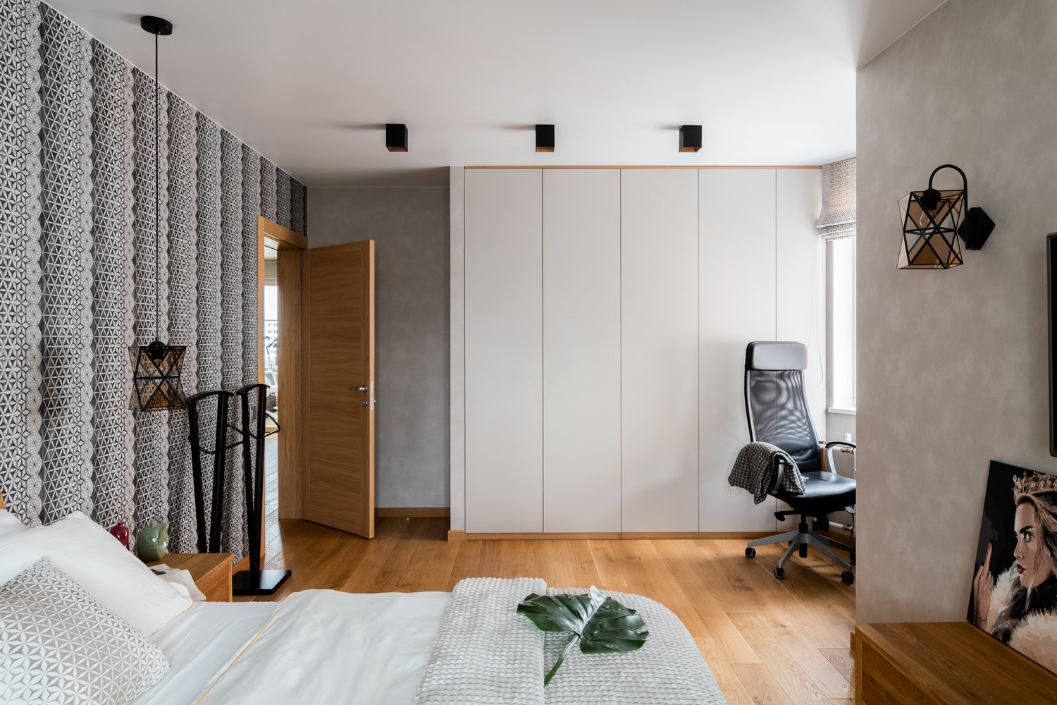 Фотография: Спальня в стиле Современный, Эклектика, Квартира, Проект недели, Москва, П-44, 3 комнаты, 60-90 метров, Алина Калинкина – фото на INMYROOM Фотография: Спальня в стиле Современный, Эклектика, Квартира, Проект недели, Москва, П-44, 3 комнаты, 60-90 метров, Алина Калинкина – фото на INMYROOM