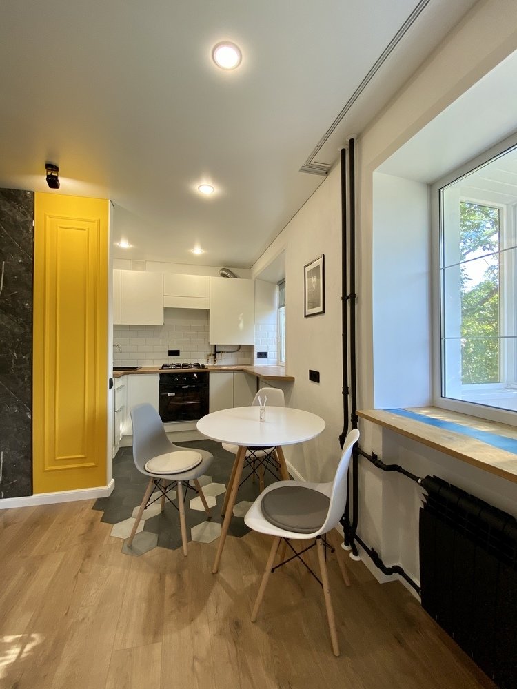 Мебель на кухню — это популярный аналог Eames, знакомый многим. Легкая, красивая, практичная.