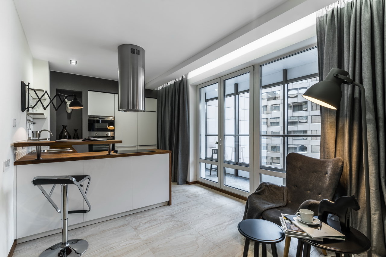 Фотография: Кухня и столовая в стиле Современный, Квартира, Проект дня, Санкт-Петербург, новостройка, Монолитный дом, Арина Волкова, Андрей Белимов-Гущин, 2 комнаты, Более 90 метров – фото на INMYROOM Фотография: Кухня и столовая в стиле Современный, Квартира, Проект дня, Санкт-Петербург, новостройка, Монолитный дом, Арина Волкова, Андрей Белимов-Гущин, 2 комнаты, Более 90 метров – фото на INMYROOM