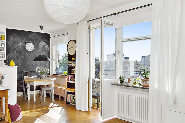 Фотография: Кухня и столовая в стиле Лофт, Скандинавский, Малогабаритная квартира, Квартира, Франция, Дома и квартиры – фото на INMYROOM