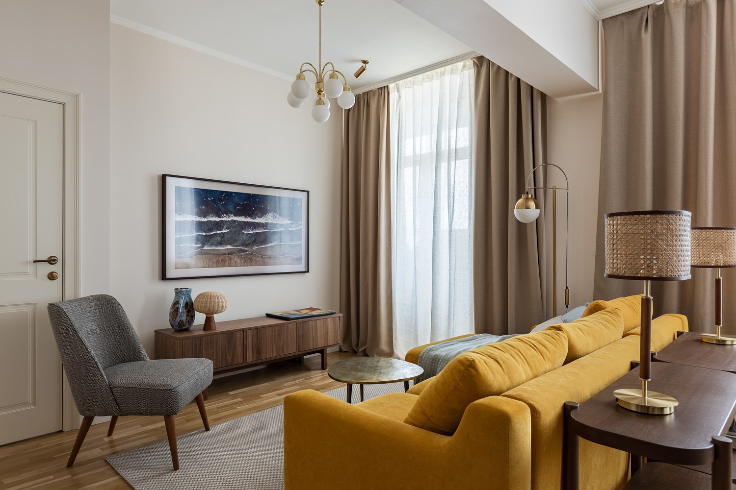 Фотография: Гостиная в стиле Современный, Эклектика, Квартира, Проект недели, Москва, Сталинка, Кирпичный дом, 4 и больше, Более 90 метров, Евгения Костенко, Руслан Типаев – фото на INMYROOM Фотография: Гостиная в стиле Современный, Эклектика, Квартира, Проект недели, Москва, Сталинка, Кирпичный дом, 4 и больше, Более 90 метров, Евгения Костенко, Руслан Типаев – фото на INMYROOM