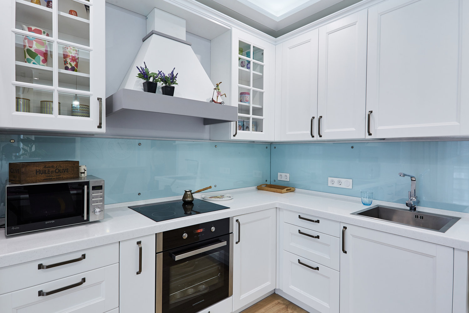 Фотография: Кухня и столовая в стиле Современный, Квартира, Проект недели, Москва, Монолитный дом, 1 комната, 40-60 метров, Алла Апалкова – фото на INMYROOM Фотография: Кухня и столовая в стиле Современный, Квартира, Проект недели, Москва, Монолитный дом, 1 комната, 40-60 метров, Алла Апалкова – фото на INMYROOM