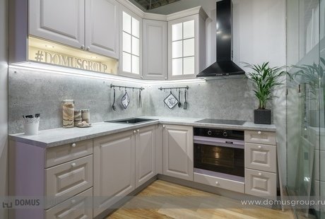 Г-образная кухня в стиле современная классика