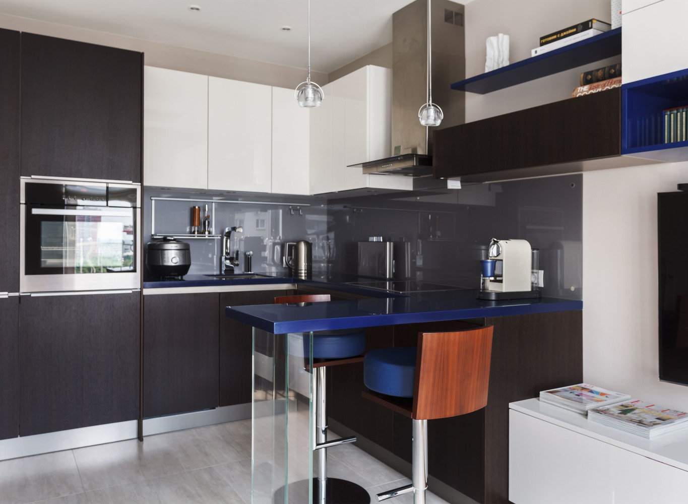 Фотография: Кухня и столовая в стиле Современный, Малогабаритная квартира, Проект недели, Михаил Новинский, Монолитный дом, 1 комната, 40-60 метров, Москав – фото на INMYROOM