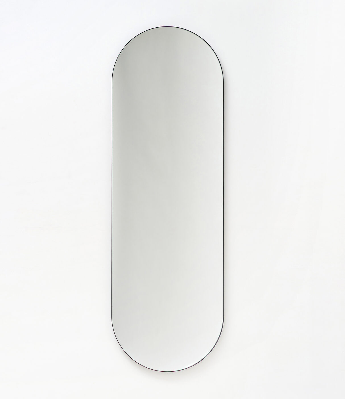 Овальное настенное зеркало Ippo в полный рост