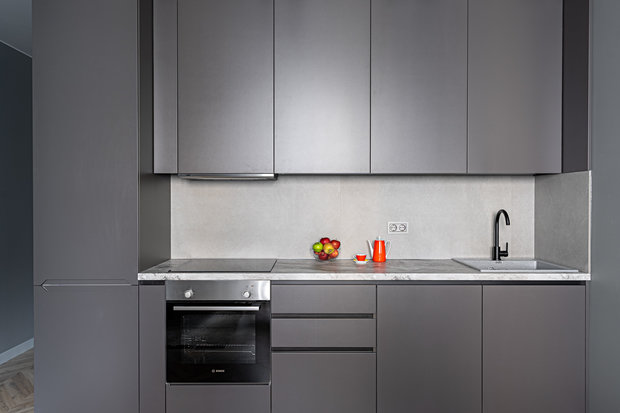 Фотография: Кухня и столовая в стиле Минимализм, Современный, Квартира, Проект недели, Казань, 2 комнаты, 40-60 метров, Марьям Разуваева – фото на INMYROOM