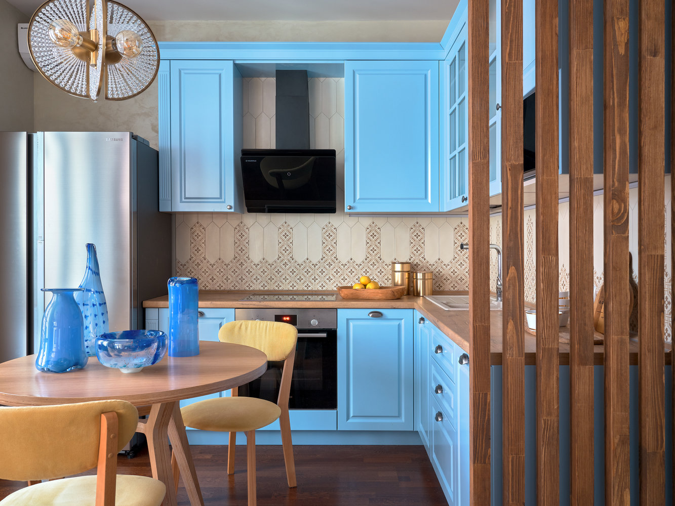 Фотография: Кухня и столовая в стиле Современный, Малогабаритная квартира, Квартира, Студия, Проект недели, Москва, 1 комната, до 40 метров, Евгения Ивлиева – фото на INMYROOM Фотография: Кухня и столовая в стиле Современный, Малогабаритная квартира, Квартира, Студия, Проект недели, Москва, 1 комната, до 40 метров, Евгения Ивлиева – фото на INMYROOM