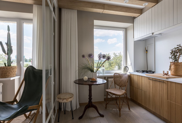 Фотография: Кухня и столовая в стиле Скандинавский, Малогабаритная квартира, Квартира, как оформить малогабаритку, система хранения в малогабаритке, идеи для малогабаритки, как визуально увеличить площадь малогабаритки, малогабаритка, до 40 метров – фото на INMYROOM