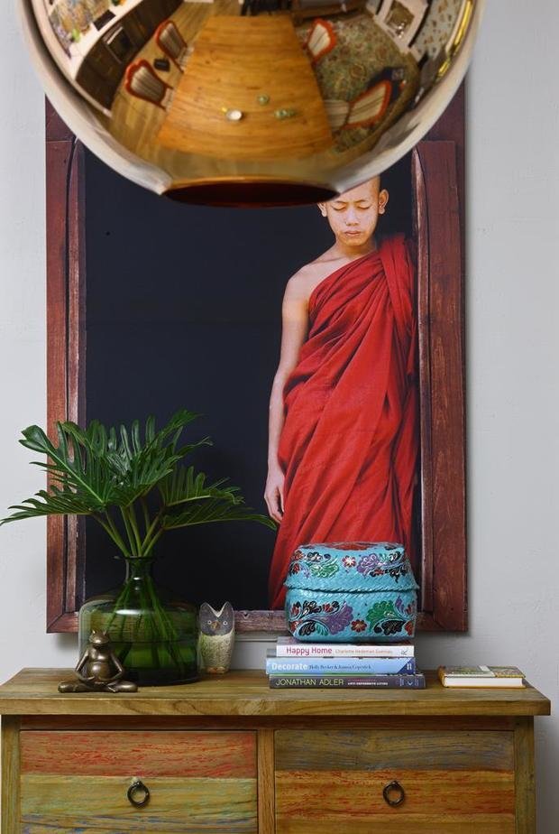 Фотография: Гостиная в стиле Восточный, Квартира, Проект недели, Москва, Екатерина Блохина, Антон Корнеев, Korneev Design Workshop, Сталинка, 2 комнаты, 60-90 метров, INMYROOM_ВИДЕО, INMYROOM TV, Korneev design – фото на INMYROOM