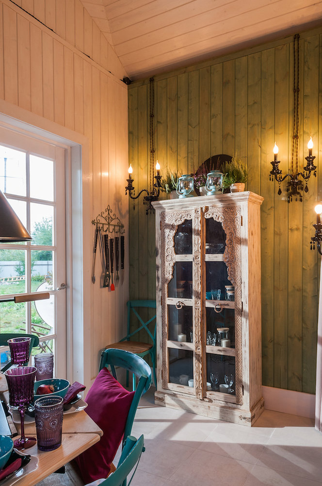 Фотография: Кухня и столовая в стиле Прованс и Кантри, Дом, Дома и квартиры, dom-iz-brusa – фото на INMYROOM Фотография: Кухня и столовая в стиле Прованс и Кантри, Дом, Дома и квартиры, dom-iz-brusa – фото на INMYROOM