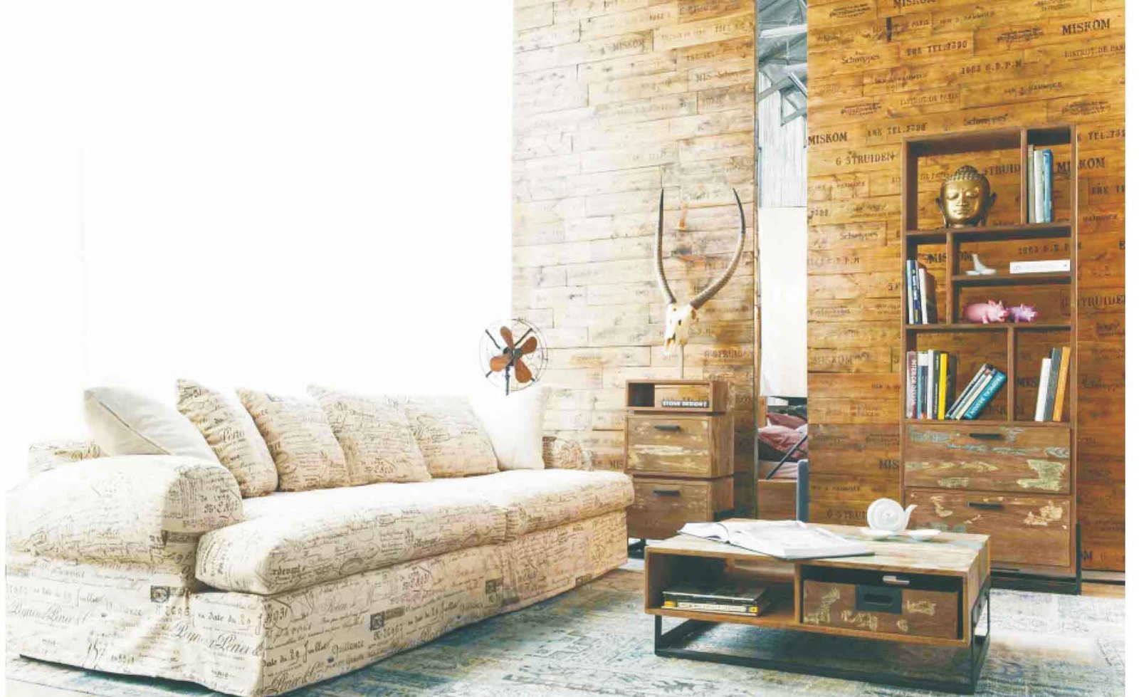 Фотография: Гостиная в стиле Прованс и Кантри, Современный, Детская, Интерьер комнат, Шкаф, Шебби-шик, Стеллаж, Стрит-арт – фото на INMYROOM Фотография: Гостиная в стиле Прованс и Кантри, Современный, Детская, Интерьер комнат, Шкаф, Шебби-шик, Стеллаж, Стрит-арт – фото на INMYROOM