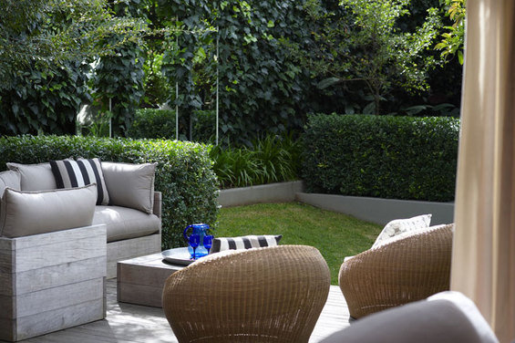 Фотография: Терраса в стиле Минимализм, Эко, Кухня и столовая, Австралия, Ландшафт, Стиль жизни, Бассейн, Сад – фото на INMYROOM