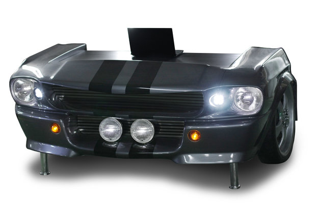 Фото из портфолио Рабочий стол из Ford Mustang – фотографии дизайна интерьеров на INMYROOM