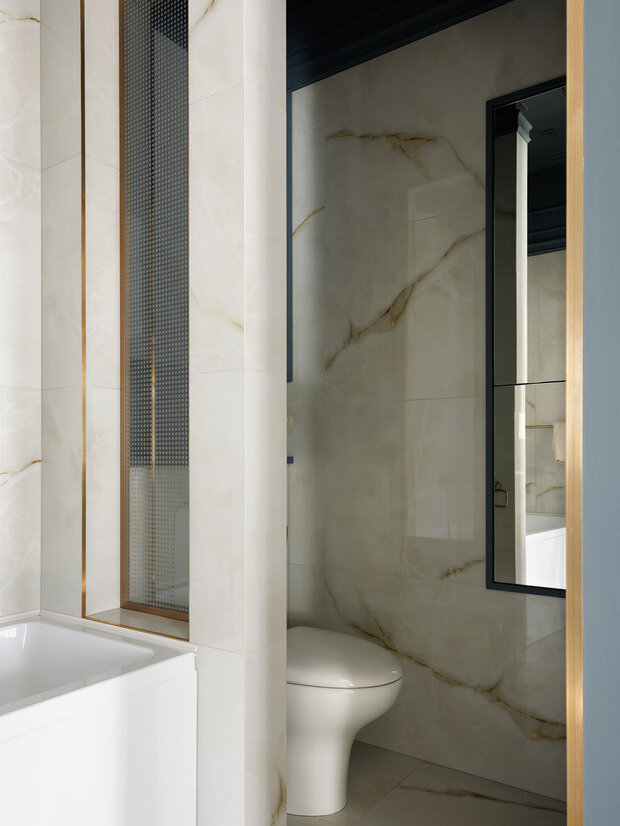 Фотография: Ванная в стиле Современный, Квартира, Проект дня, Санкт-Петербург, Кирпичный дом, Более 90 метров, современный с элементами классики и роскоши, Наталия Шмидт – фото на INMYROOM