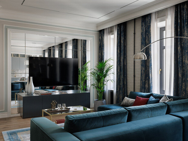 Большую часть мебели разработал мастер Гаэтан Рукие, владелец «Французской Мастерской».