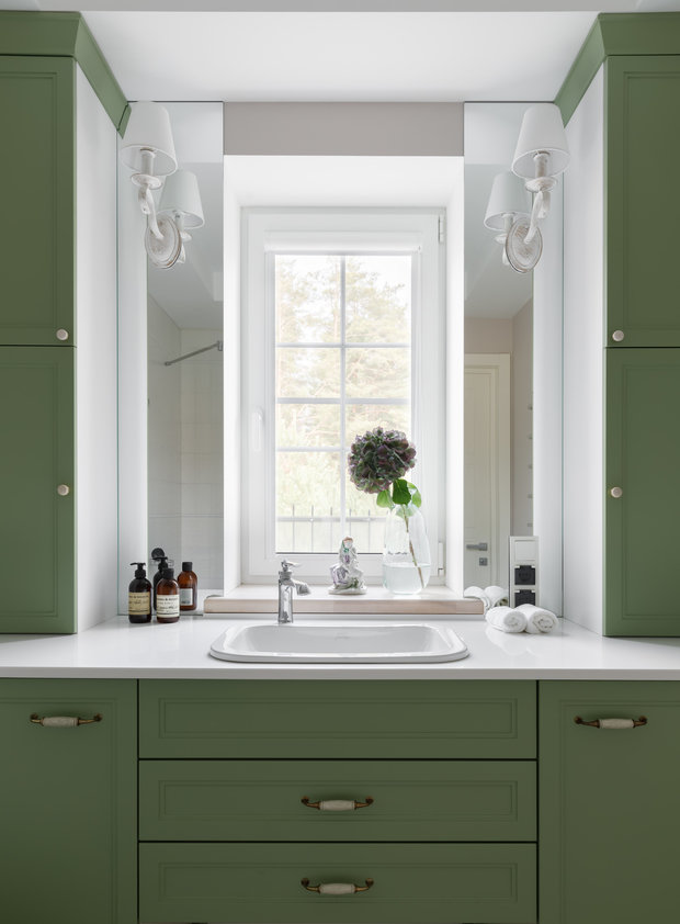 Фотография: Ванная в стиле Прованс и Кантри, Современный, Дом, Проект недели, Дача, Дом и дача, Ленинградская область, 4 и больше, Более 90 метров, Елена Горячева, Студия «Мистер Дизайн» – фото на INMYROOM