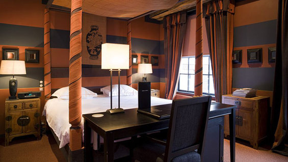 Фотография: Спальня в стиле Современный, Дома и квартиры, Городские места, Отель – фото на INMYROOM