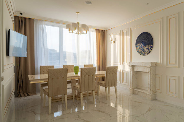 Фотография: Кухня и столовая в стиле Классический, Современный, Ванная, Гостиная, Спальня, Квартира, Белый, Проект недели, Черный, Бежевый, Более 90 метров, ПРЕМИЯ INMYROOM – фото на INMYROOM