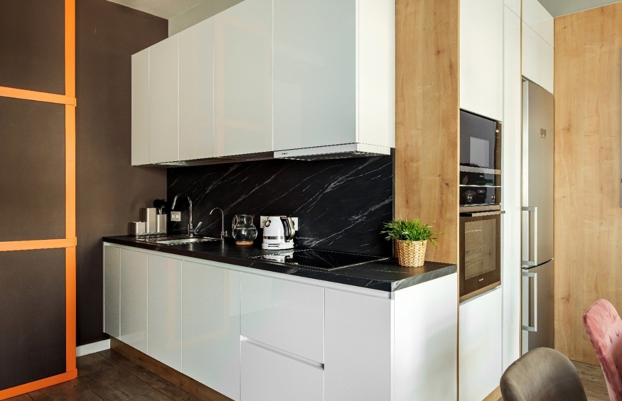 Фотография: Кухня и столовая в стиле Современный, Квартира, Проект недели, Москва, Павел Алексеев, Сталинка, 4 и больше, Более 90 метров, Светлана Алексеева – фото на INMYROOM