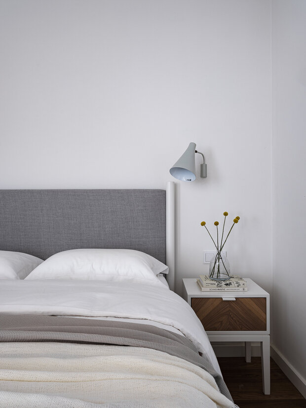 Фотография: Спальня в стиле Скандинавский, Современный, Минимализм, Квартира, Проект дня, Москва, 3 комнаты, 60-90 метров, Анна Мальцева, скандинавский с элементами минимализма – фото на INMYROOM