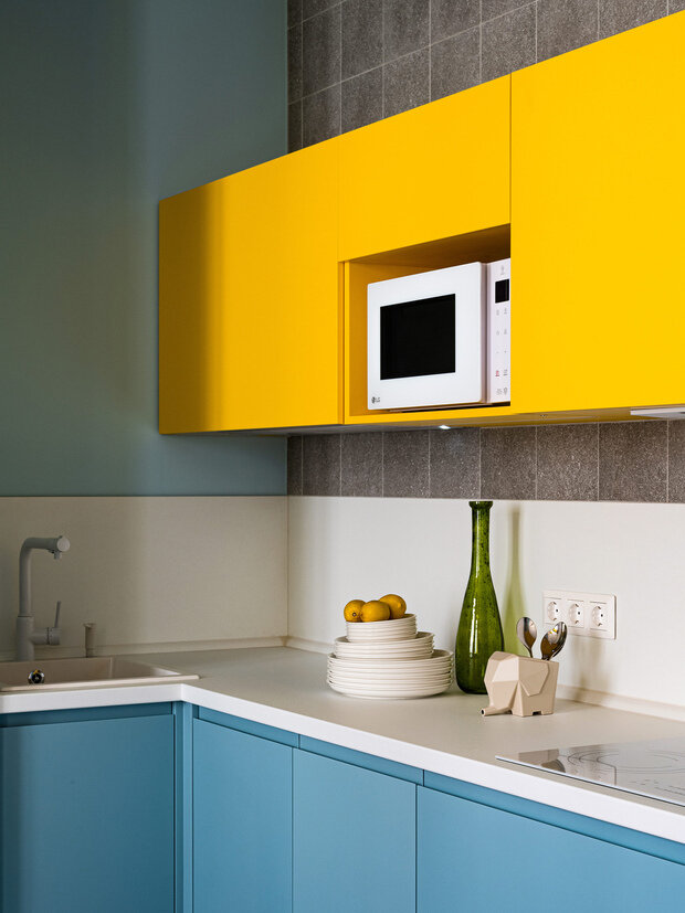 Фотография: Кухня и столовая в стиле Современный, Эклектика, Квартира, Проект недели, Москва, 2 комнаты, 40-60 метров, Наталия Турченко – фото на INMYROOM