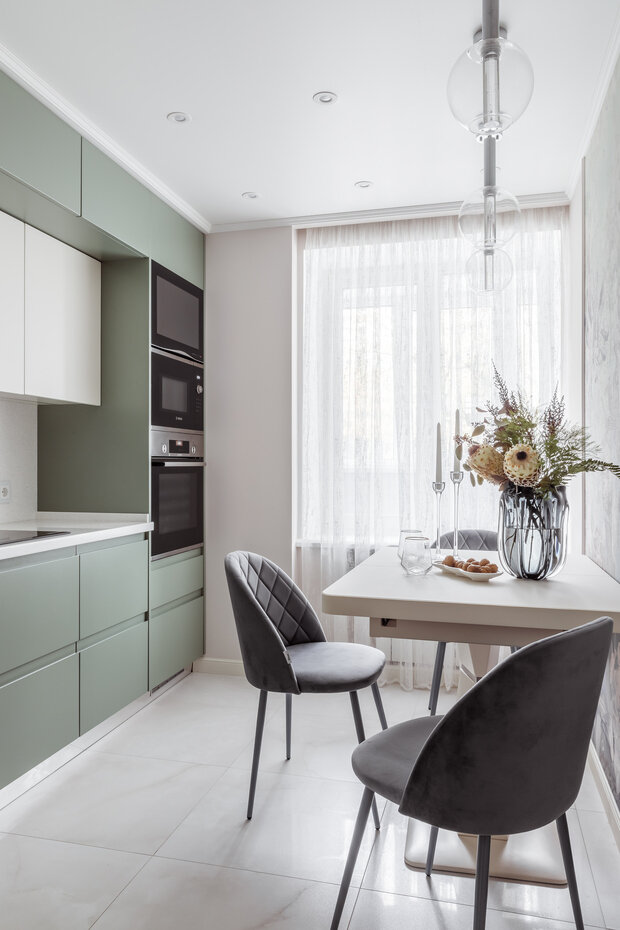 Фотография: Кухня и столовая в стиле Современный, Квартира, Проект дня, Москва, И-522А, Панельный дом, 3 комнаты, 60-90 метров, Ольга Филиппова – фото на INMYROOM