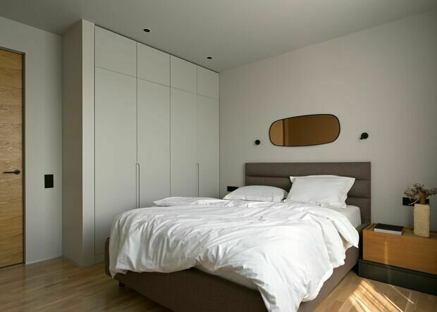 Фотография: Спальня в стиле Современный, Минимализм, Квартира, Проект дня, Калининград, Монолитный дом, 2 комнаты, 40-60 метров, Юлия Смышляева – фото на INMYROOM