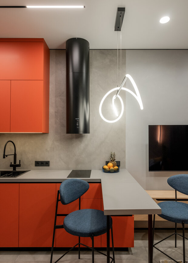 Фотография: Кухня и столовая в стиле Современный, Квартира, Проект дня, Москва, 2 комнаты, 60-90 метров, современный с элементами минимализма и арт-деко, Маргарита Макурина – фото на INMYROOM