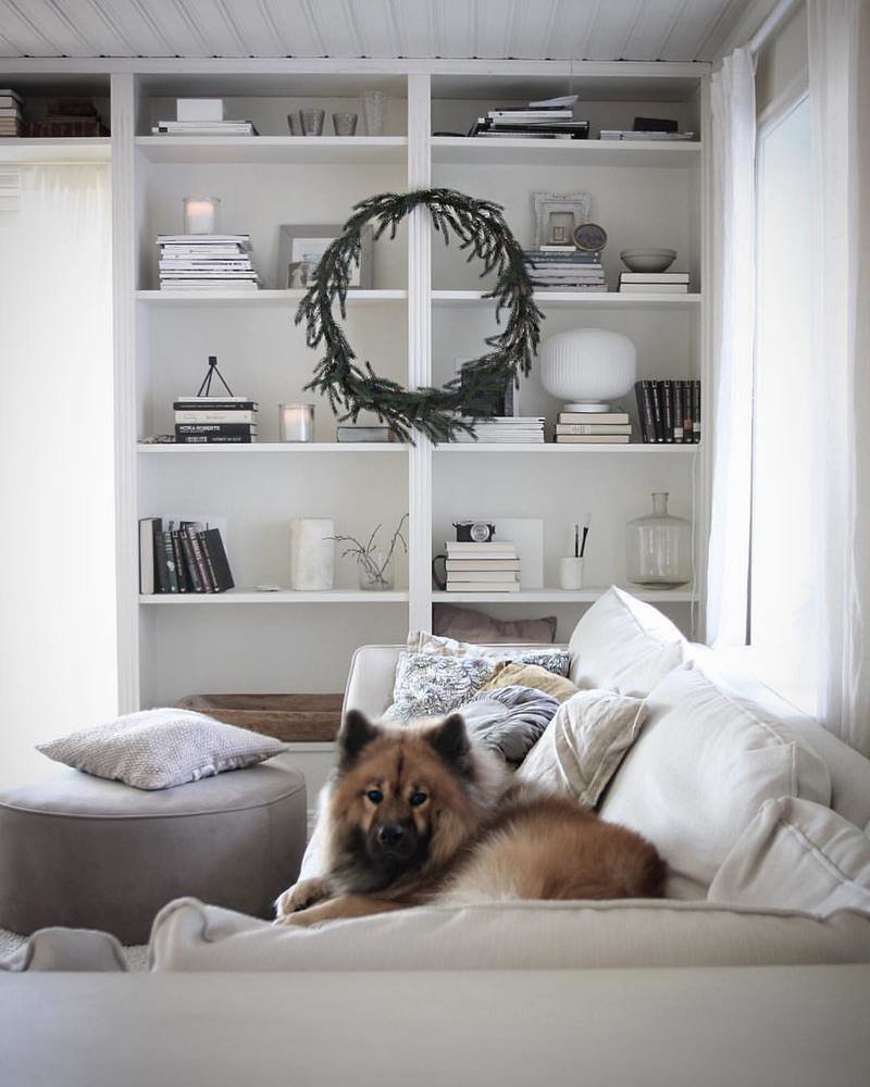 Фотография: Гостиная в стиле Скандинавский, Декор интерьера, Дом, Швеция, Белый, Дача, Новый Год, Зеленый, Дом и дача, новогодний декор, новогодний декор интерьера, как украсить интерьер к новому году – фото на INMYROOM Фотография: Гостиная в стиле Скандинавский, Декор интерьера, Дом, Швеция, Белый, Дача, Новый Год, Зеленый, Дом и дача, новогодний декор, новогодний декор интерьера, как украсить интерьер к новому году – фото на INMYROOM