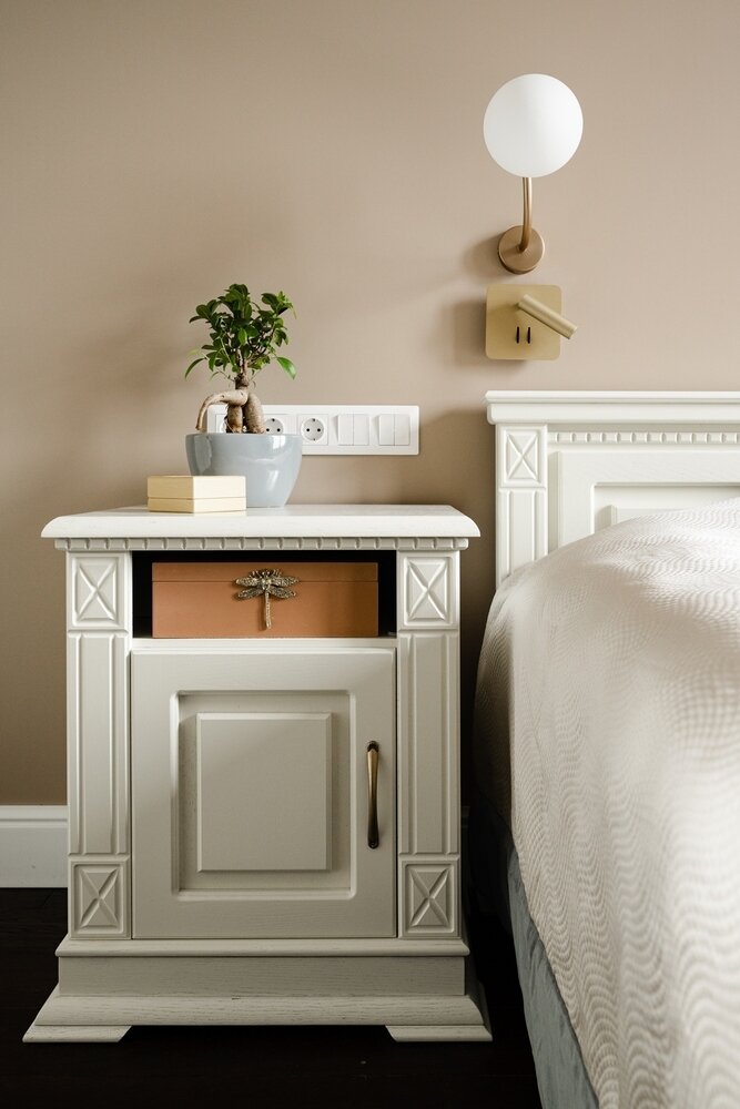 Фотография: Спальня в стиле Классический, Современный, Минимализм, Квартира, Проект недели, Москва, Сталинка, 3 комнаты, 40-60 метров, UN Buro, Анастасия Потапова – фото на INMYROOM