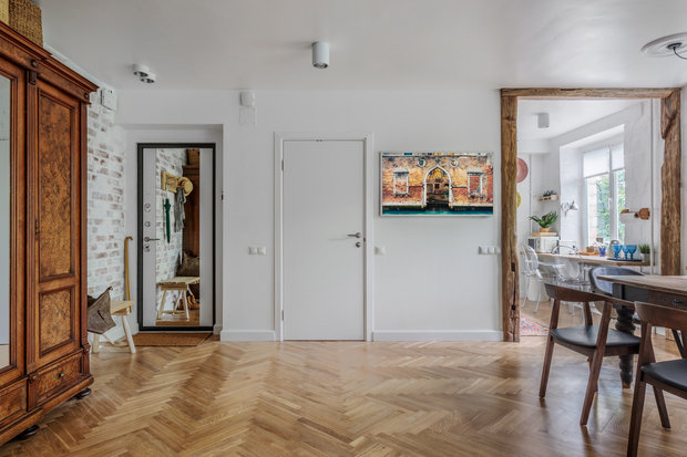 Фотография: Гостиная в стиле Скандинавский, Эклектика, Квартира, Проект недели, Москва, Кирпичный дом, Павел Фотеев – фото на INMYROOM