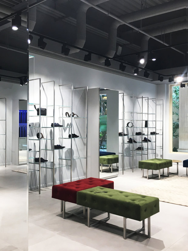 Фото из портфолио Дизайн-проект магазина «a.testoni» тц Крокус Сити Молл. – фотографии дизайна интерьеров на INMYROOM