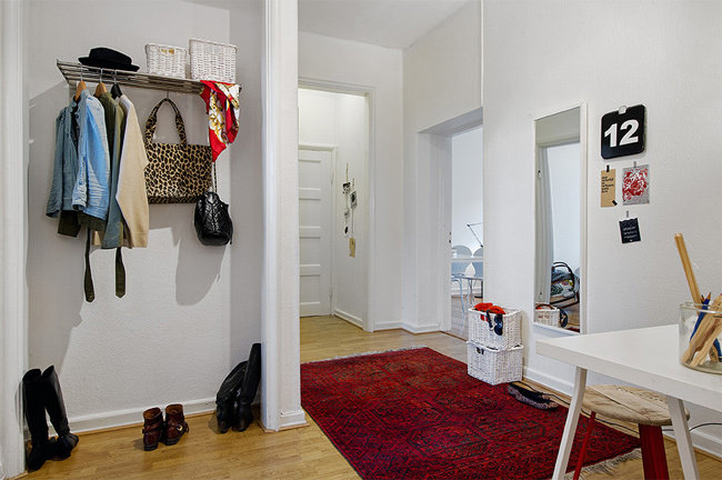 Фотография: Прихожая в стиле Скандинавский, Современный, Аксессуары, Декор, Мебель и свет, Советы, Белый, белая комната, идеи для белой прихожей – фото на INMYROOM