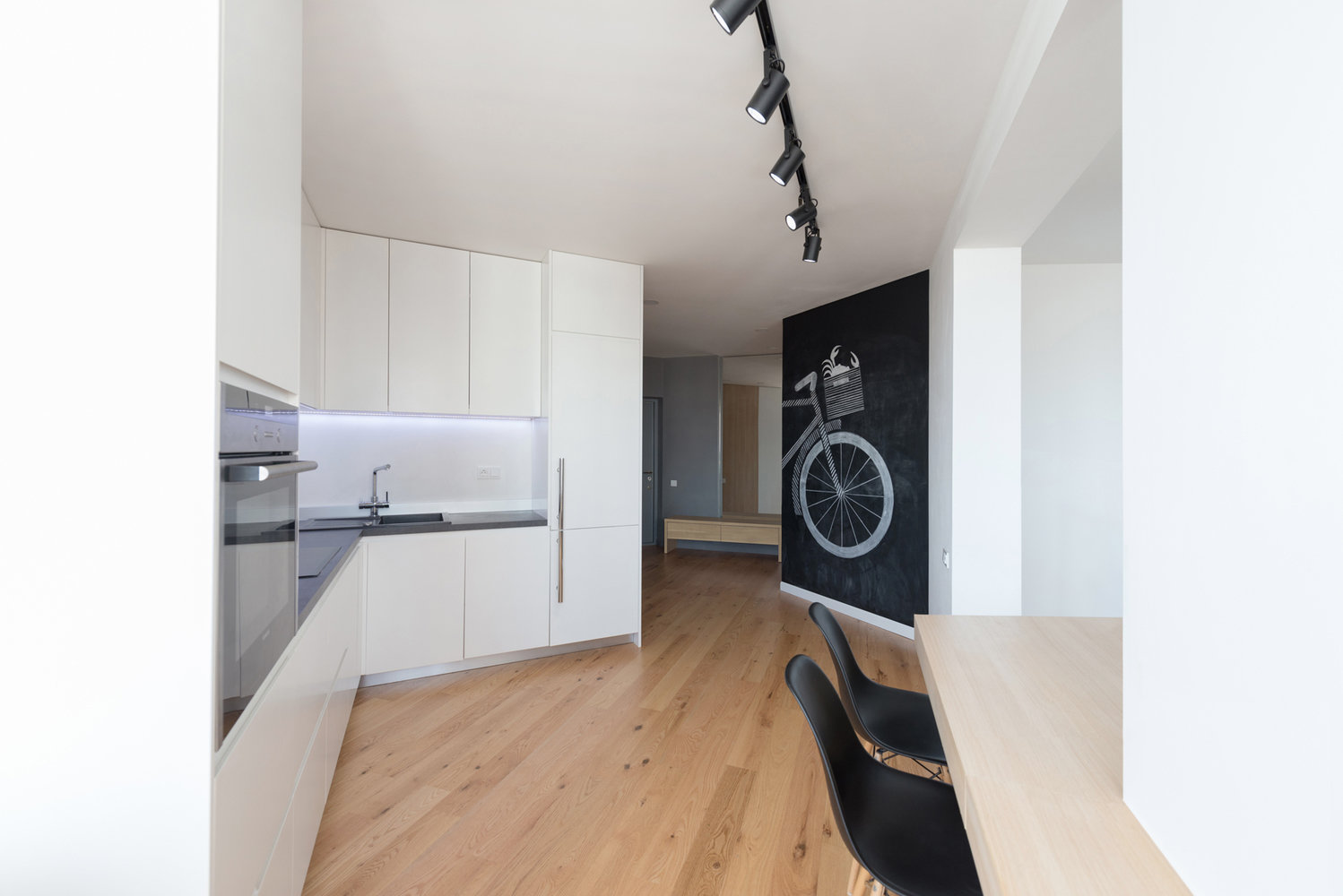 Фотография: в стиле , Квартира, Студия, Белый, Минимализм, Проект недели, Бежевый, Киев, Lugerin Architects, новостройка, Монолитный дом, 40-60 метров – фото на INMYROOM