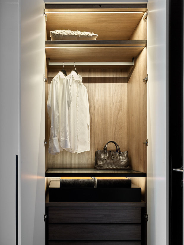Фотография: Гардеробная в стиле Современный, Квартира, Проект недели, Москва, 2 комнаты, 40-60 метров, 60-90 метров, INRE – фото на INMYROOM