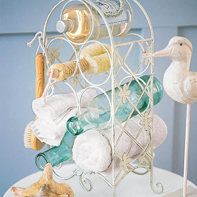 Фотография: Аксессуары в стиле Прованс и Кантри, Ванная, Интерьер комнат, Системы хранения, Полки – фото на INMYROOM