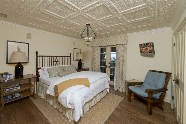 Фотография: Спальня в стиле Прованс и Кантри, Классический, Современный, Декор интерьера, Дом, Дома и квартиры, Интерьеры звезд – фото на INMYROOM