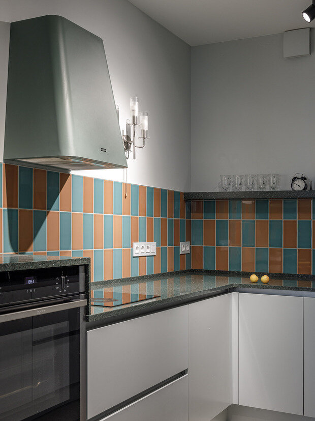 Фотография: Кухня и столовая в стиле Скандинавский, Современный, Эклектика, Квартира, Проект дня, Монолитный дом, 4 и больше, Более 90 метров, Уфа, Лилия Асфандиярова, Винтажный – фото на INMYROOM