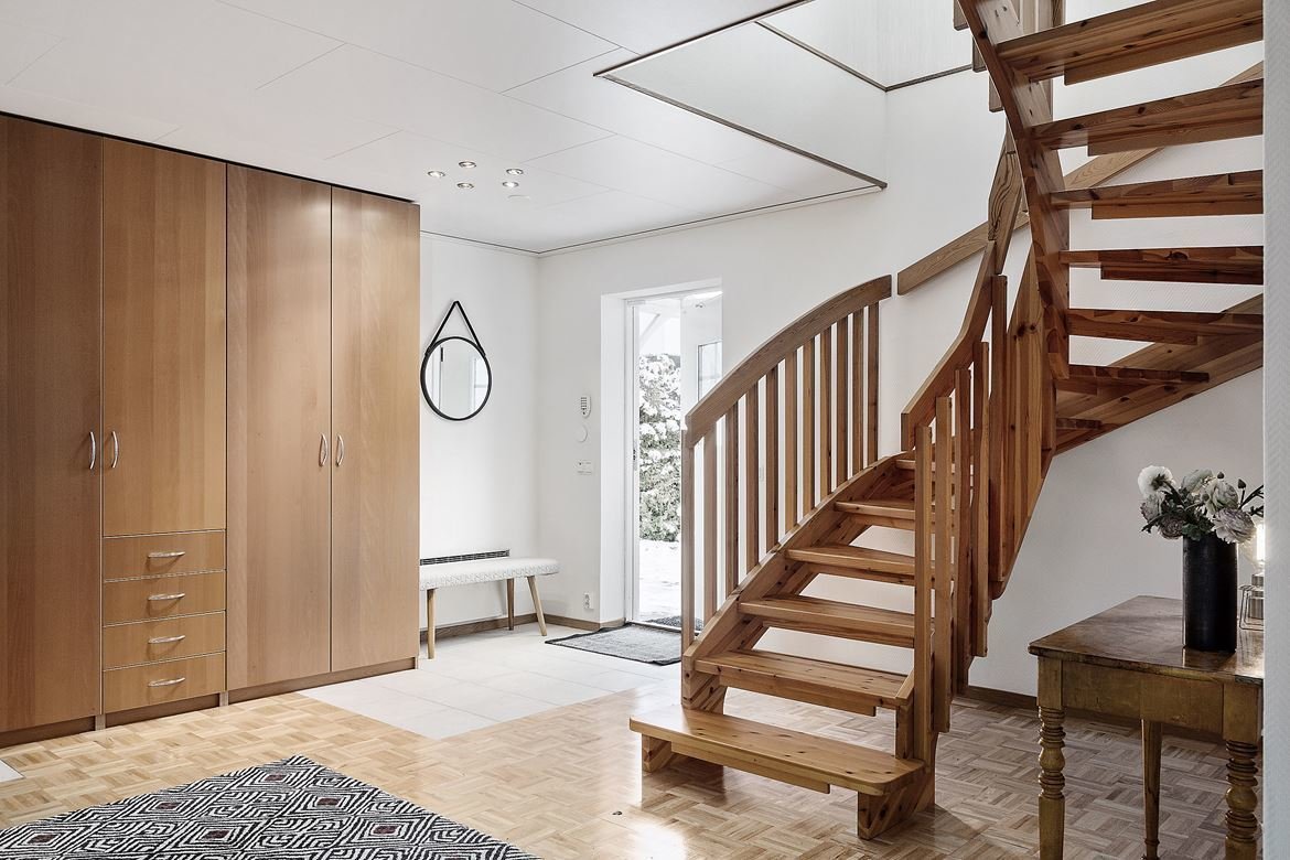 Фотография: Прихожая в стиле Современный, Кухня и столовая, Гостиная, Декор интерьера, Дом, Швеция, Стокгольм, как создать уютную атмосферу, 4 и больше, Более 90 метров, гостеприимный интерьер – фото на INMYROOM