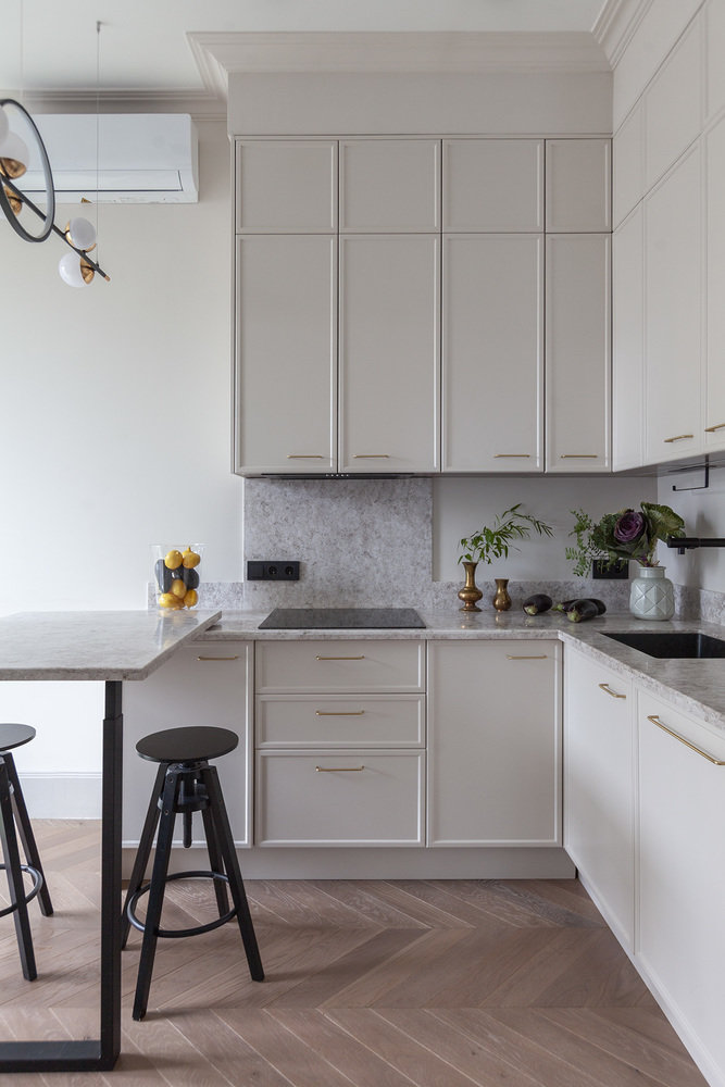 Фотография: Кухня и столовая в стиле Современный, Квартира, Проект недели, Москва, 4 и больше, 60-90 метров, Рада Кобук, Варя Шалито – фото на INMYROOM Фотография: Кухня и столовая в стиле Современный, Квартира, Проект недели, Москва, 4 и больше, 60-90 метров, Рада Кобук, Варя Шалито – фото на INMYROOM