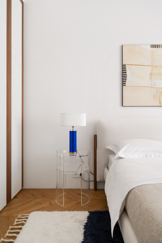 Фотография: Спальня в стиле Современный, Минимализм, Квартира, Проект дня, Москва, 3 комнаты, Более 90 метров, минимализм, современный, фото интерьера, дизайн интерьера фото, винтаж/ретро, Валерия Разумова – фото на INMYROOM