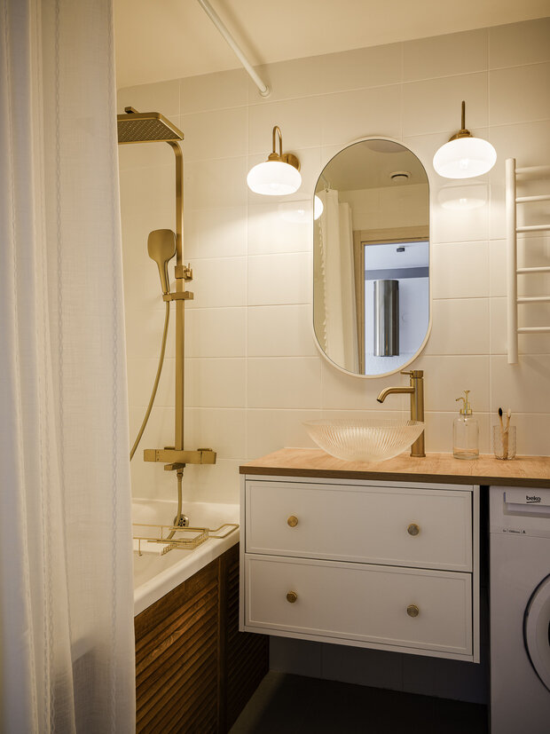 Фотография: Ванная в стиле Скандинавский, Современный, Малогабаритная квартира, Квартира, Проект дня, Красногорск, Московская область, 1 комната, до 40 метров, Ольга Мирзабаева, современный с элементами классики и роскоши, Дарья Постникова – фото на INMYROOM