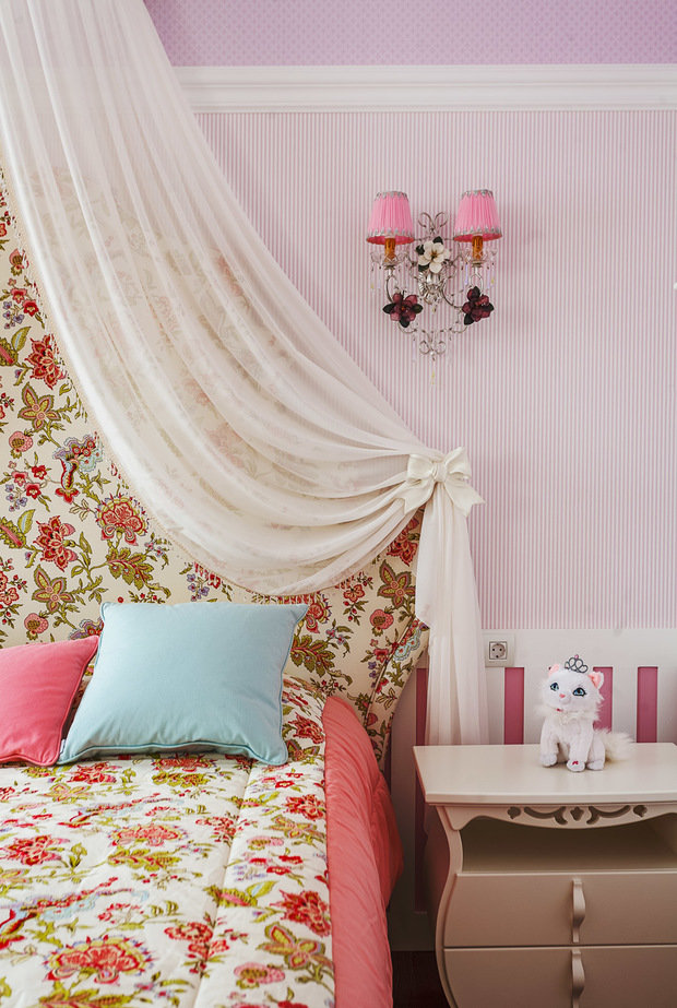Фотография: Детская в стиле Классический, Дом, Проект недели, Дом и дача, Московская область, Сергей Красюк, мансарда в загородном доме, Елена Лапшина, Berloga, комната для подростка, детская для девочки – фото на INMYROOM