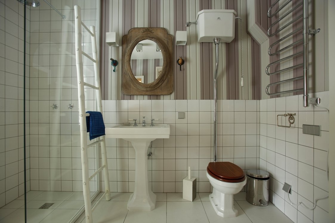 Фотография: Ванная в стиле Классический, Интерьер комнат, Цвет в интерьере, Белый, Проект недели – фото на INMYROOM Фотография: Ванная в стиле Классический, Интерьер комнат, Цвет в интерьере, Белый, Проект недели – фото на INMYROOM