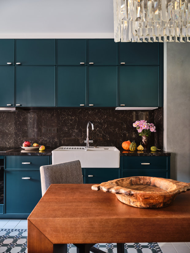 Фотография: Кухня и столовая в стиле Эклектика, Квартира, Проект недели, Москва, 4 и больше, Более 90 метров, Наталия Васильева – фото на INMYROOM