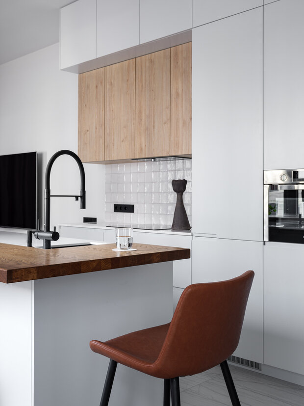 Фотография: Кухня и столовая в стиле Современный, Эклектика, Минимализм, Эко, Скандинавский, Квартира, Проект недели, Москва, 3 комнаты, Более 90 метров, Lagom Interiors, Мария Кулак – фото на INMYROOM