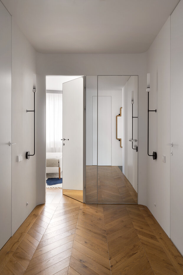 Фотография: Прихожая в стиле Современный, Квартира, Проект дня, Москва, 3 комнаты, Более 90 метров, минимализм, современный, фото интерьера, дизайн интерьера фото, винтаж/ретро, Валерия Разумова – фото на INMYROOM