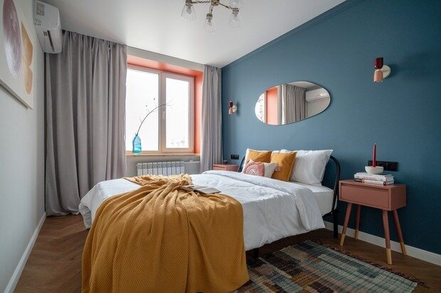 Фотография: Спальня в стиле Скандинавский, Современный, Минимализм, Малогабаритная квартира, Квартира, Проект недели, Москва, Кирпичный дом, 2 комнаты, 40-60 метров, Винтажный, Frontstage, Наталья Короткова – фото на INMYROOM