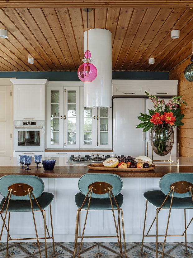 Фотография: Кухня и столовая в стиле Современный, Эклектика, Дом, Проект недели, Дом и дача, Московская область, Истринский район, 4 и больше, Более 90 метров, Яна Ухова – фото на INMYROOM